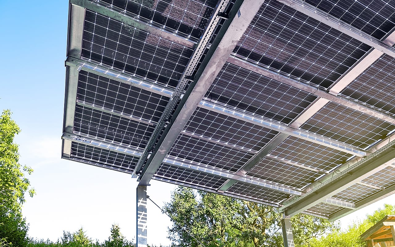 Solarcarport - A napelemes tetővel rendelkező autóbeálló előnyei 3